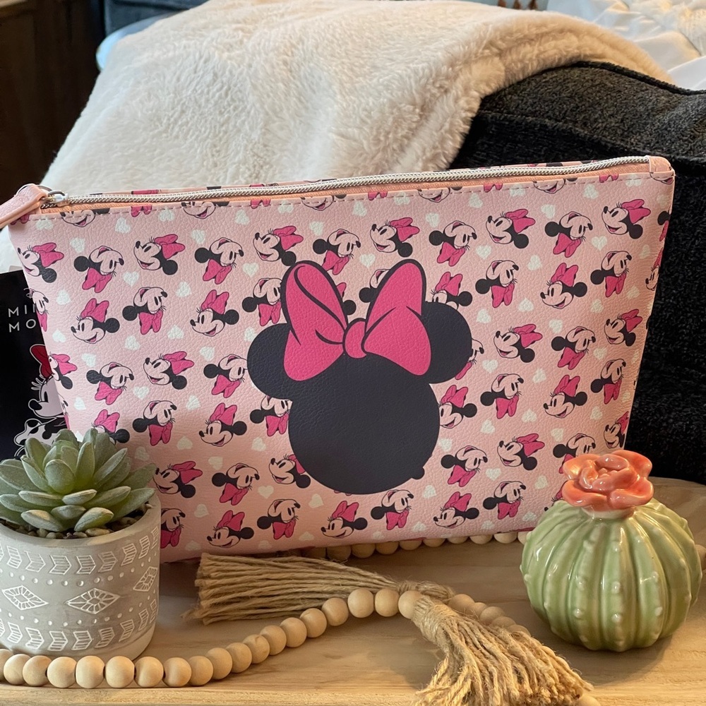 DISNEY Minnie Mouse Makeup Bag - Picture 6 of 11